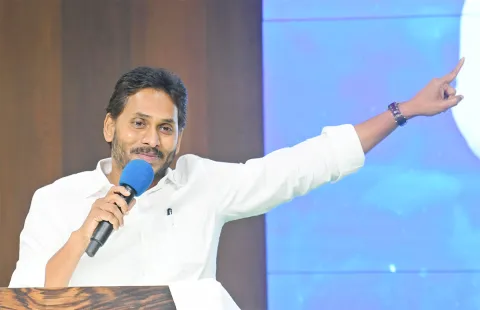 YS Jagan Meets Elamanchili YSRCP Leaders 