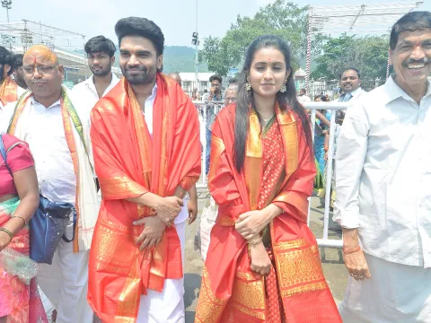 Akkada Ammayi Ikkada Abbayi Team in Tirumala Photos