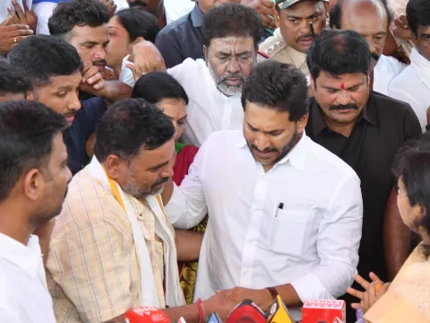 YS Jagan Visits Martyred Jawan Murali Naik Family At Sri Sathya Sai District Photos10