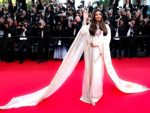 Indian Actress Aishwarya Rai Bachchan At Cannes Film Festival Photos2