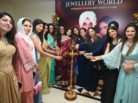 Jewellery World Exhibition Captivates Hyderabad HD Photos