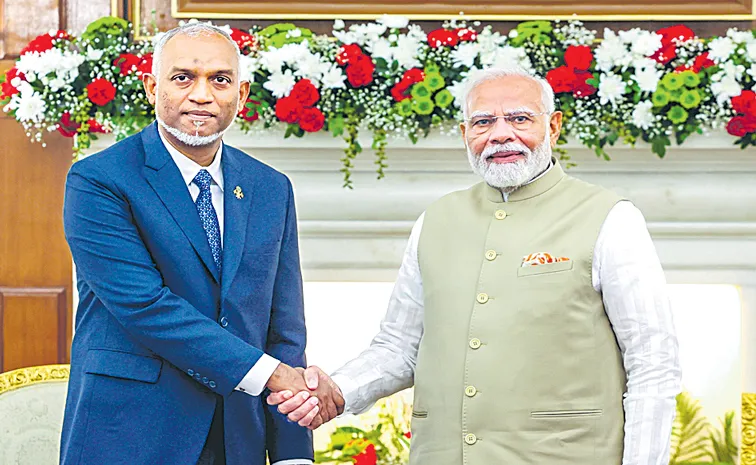 PM Narendra Modi Meets Maldives President Muizzu