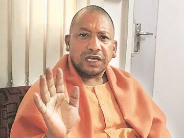 ముస్లింలు అక్కడ నమాజ్ చేయొద్దు: యోగి - Sakshi