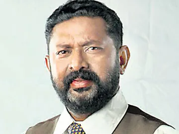 ‘సాహో’తో మళ్లీ వస్తున్నాడోచ్! - Sakshi