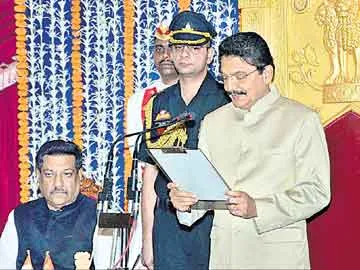 మహారాష్ట్ర గవర్నర్గా విద్యాసాగర్రావు ప్రమాణం