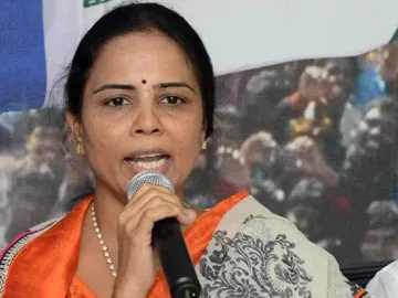 'సోనియా రహస్య పుత్రుడు చంద్రబాబు' - Sakshi