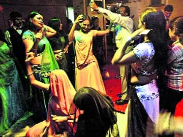 డ్యాన్స్బార్లు బంద్