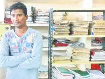 వేధించడానికి 30 ఫోన్లు మార్చాడు!