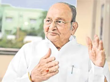 చెవి చూసిన విశ్వం...