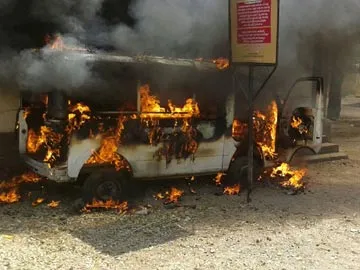 భైంసాలో ట్రాలీ ఆటోలో మంటలు - Sakshi