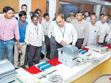 ‘వీవీప్యాట్’ను రూపొందించిన ఈసీఐఎల్ - Sakshi