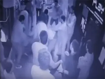 కస్టమర్ను చితక్కొట్టిన బౌన్సర్లు