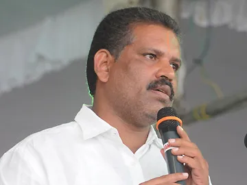 'అంతర్జాతీయ అధ్యక్షుడిగా ప్రకటించుకుంటే బాగుండేది' - Sakshi