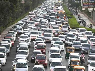 ఆ పదిహేను రోజులు స్కూల్లు బంద్!