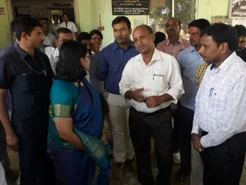 త్వరలో 60 పడకల ఆస్పత్రి : కలెక్టర్ - Sakshi