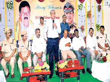 పోలీస్ కన్వెన్షన్ హాలు ప్రారంభం - Sakshi