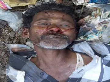 రైలు ఢీకొని వ్యక్తి మృతి - Sakshi