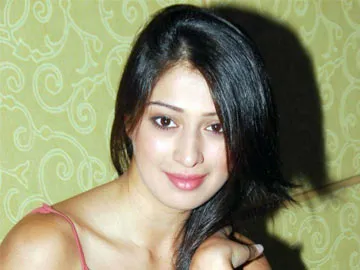 రెచ్చిపోతున్న రాయ్లక్ష్మి