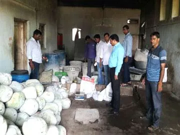 నకిలీ స్వీట్ తయారీ కేంద్రంపై దాడి - Sakshi