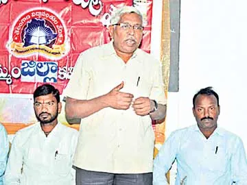 తెలంగాణ పాలకులదీ విధ్వంసకర విధానమే - Sakshi