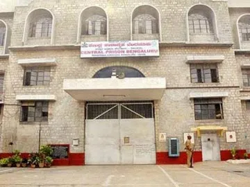 శశికళ జైలు జీవితం ఎలా ఉంటుందంటే..
