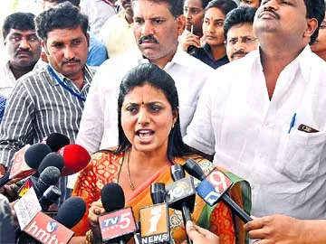 ‘సాక్షి’ గొంతు నొక్కే ప్రయత్నం చేస్తున్నారు - Sakshi