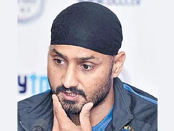 క్యా కమాల్ హై... జట్టు ఎంపికపై భజ్జీ వ్యంగ్యంగా ట్వీట్