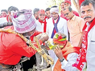 ఇది బోగస్ బడ్జెట్: తమ్మినేని - Sakshi