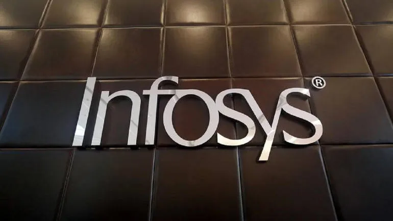 Infosys clocks net profit of Rs 3,726 crore, cuts guidance