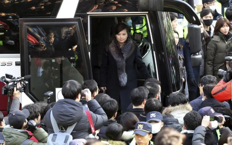 Kim Jong Un girlfriend arrived in Seoul - Sakshi