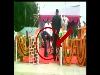 I am a VIP. I have hoisted the flag: Odisha Minister on security officer tying his shoelaces - Sakshi