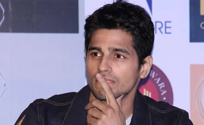 FIR Filed against Sidharth Malhotra over Bhojpuri Marks - Sakshi