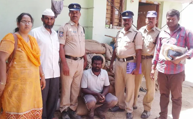 Fake Seeds Gang Arrest - Sakshi