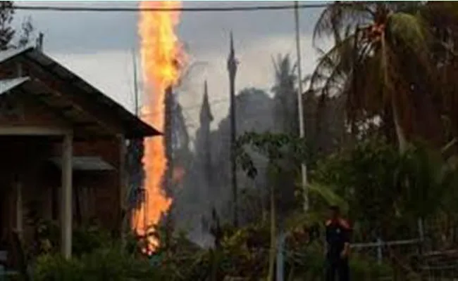 11 Killed In Indonesia Oil Well Fire - Sakshi