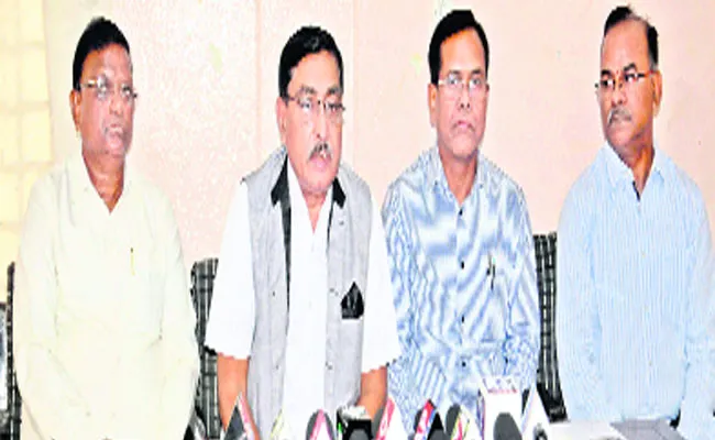 Seat anywhere with 'Dosth' - Sakshi