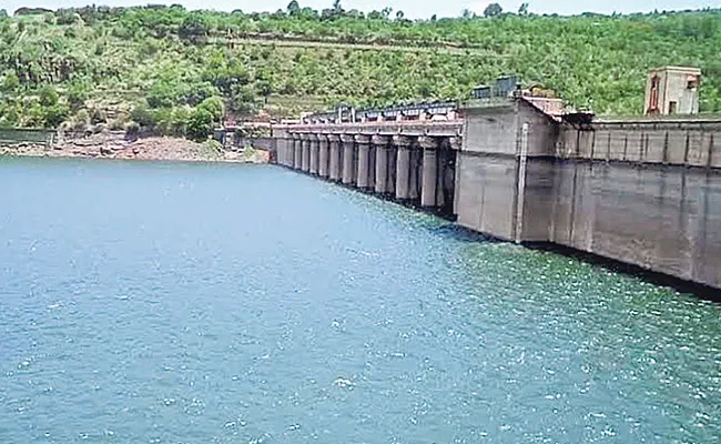 Reduced Water Flow To Srisailam Dam - Sakshi