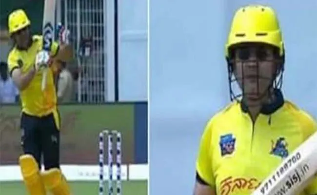 Sehwag returns to pitch, smashes opposition bowlers out of the park - Sakshi