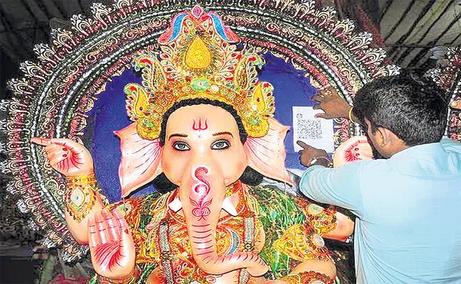 QR Code For Ganesh Nimajjanam In Hyderabad - Sakshi