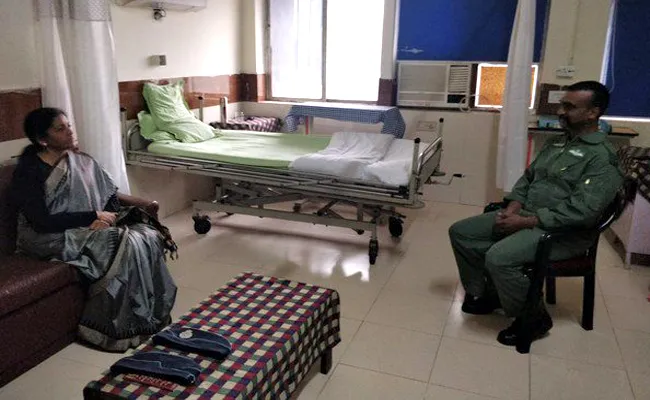 Defence Minister Nirmala Sitharaman meets Abhinandan - Sakshi