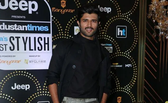 Vijay Devarakonda Says I Will Never Act On The Small Screen - Sakshi