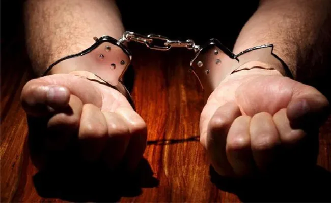 Beggar held for forcing minors into stealing and sex trade - Sakshi