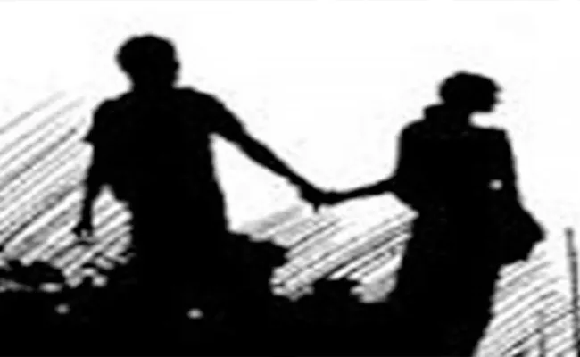 Lovers Committed Suicide In Tammileru Reservoir In Krishna - Sakshi