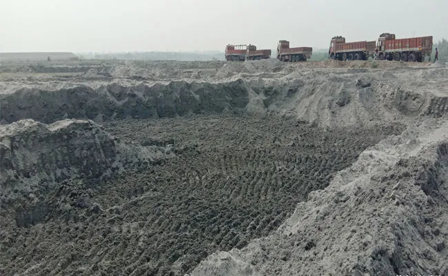 KTPS Neighbourhood People Facing Problems With Ash - Sakshi