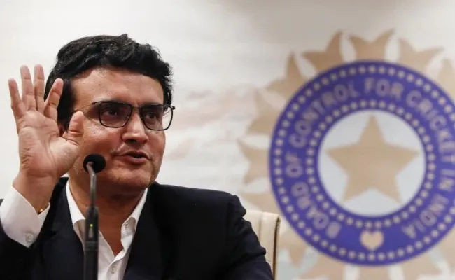 Ganguly WonSaqlain Mushtaq's Heart In A 40 Minute Chat - Sakshi