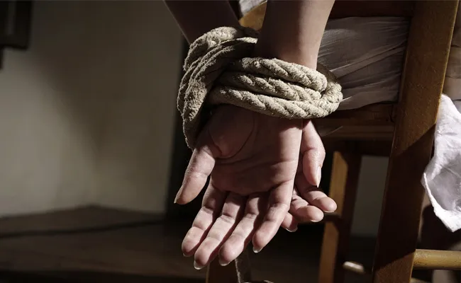 Parents And Relatives Kidnap Daughter in PSR Nellore - Sakshi