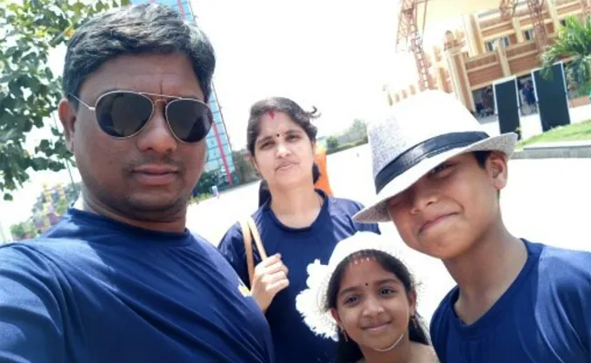 Family Injured in Road Accident Karnataka - Sakshi