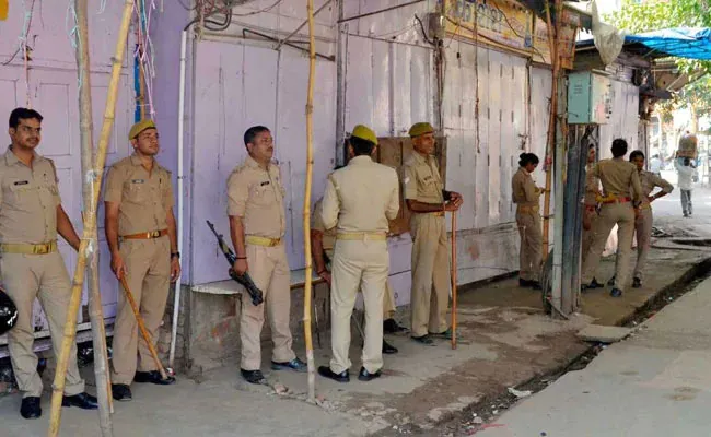 Rajasthan Teen Hangs Self, Was Playing Mobile Game - Sakshi