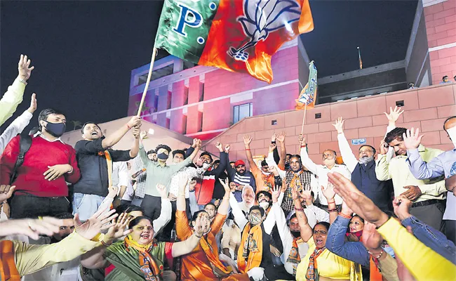 NDA Secures Majority Mark In Gruelling Battle For Bihar Assembly - Sakshi