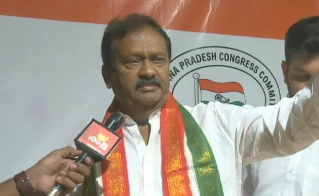 Shabbir Ali Slams CM KCR And KTR Over 2016 Election Promises In Hyderabad - Sakshi