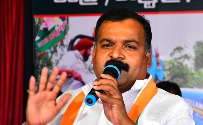 Congress Leader Manickam Tagore slams On TRS And BJP In Hyderabad - Sakshi